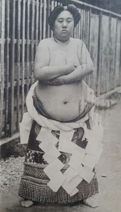 Sumo nữ đạt hạng Yokozuna cao nhất của môn đấu vật này.